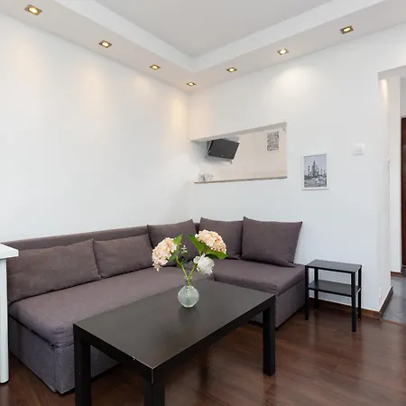 Apartment Grzybowska By Renters